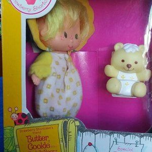 STRAWBERRY SHORTCAKE BUTTER COOKIE W/ JELLY BEAR **COMPLETE WITH BOX